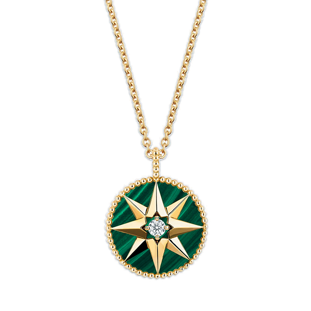 빛나는 별을 형상화한 펜던트는 650만원으로 Dior Fine Jewelry 