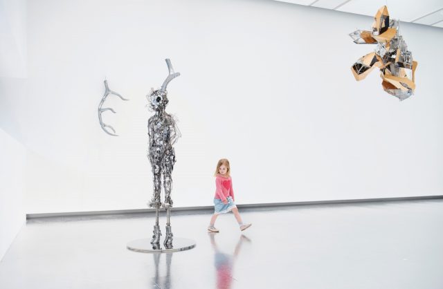 (좌에서 우)Titan, 2013. Untitled Sculpture (W3), 2010. Installation view of Lee Bul: Crashing at the Hayward Gallery.