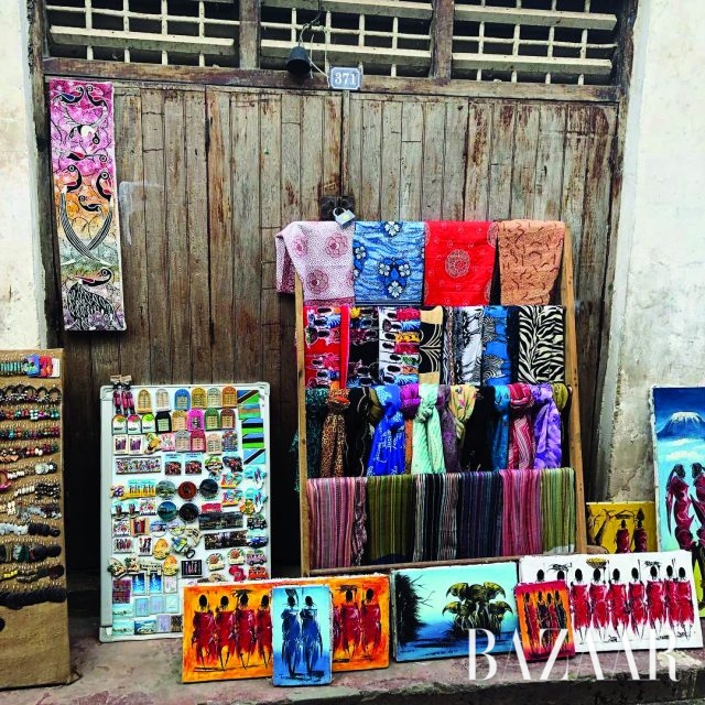 탄자니아의 작은 섬, 잔지바르의 길거리 상점.